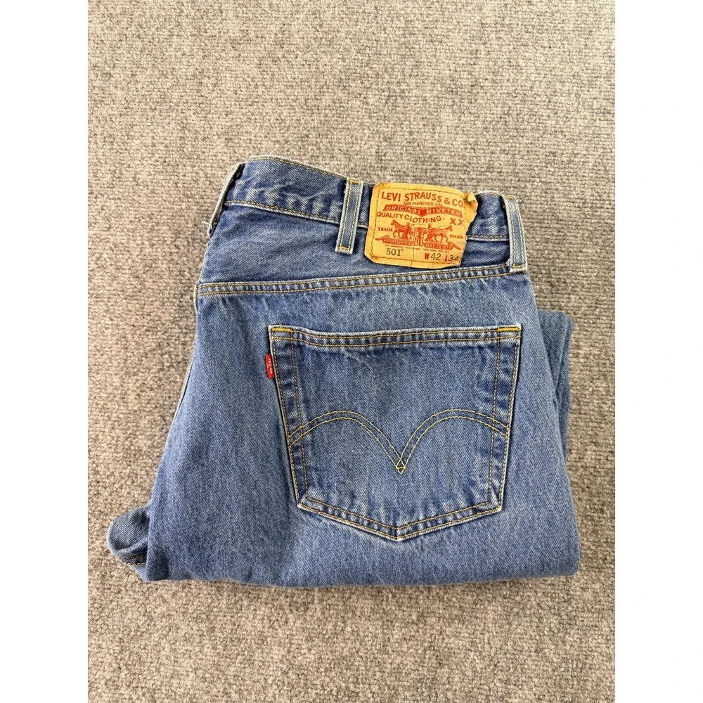 Vintage Levi's 501 Straight Leg Jeans Mens 42x34 Light Blue Wash Button Fly‎